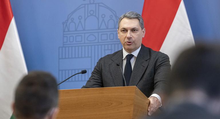 Sejtelmes megjegyzést tett Lázár János Orbán Viktorról
