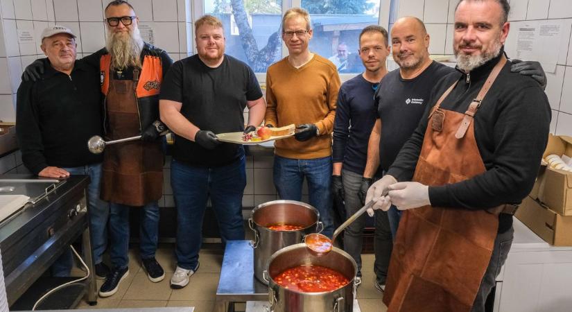 A legjobb alapanyagokból készült a legnehezebb sorsú győriek ebédje - XXL képgaléria
