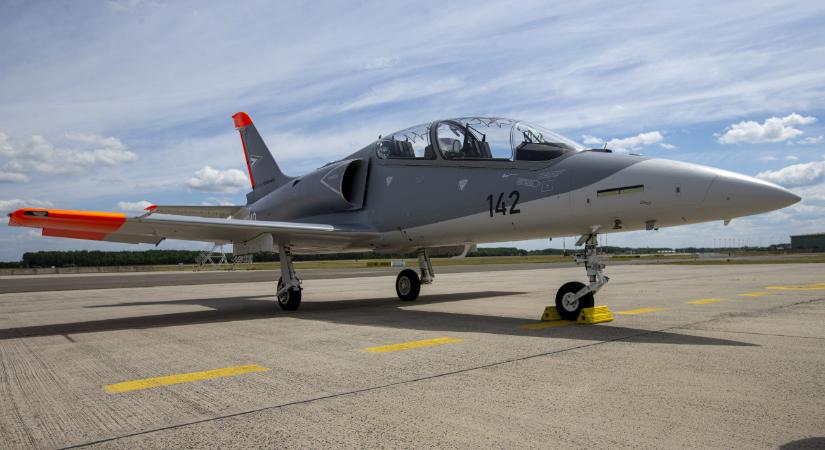 Újabb Skyfoxok érkeztek, csúcsgépekkel erősít a Magyar Honvédség