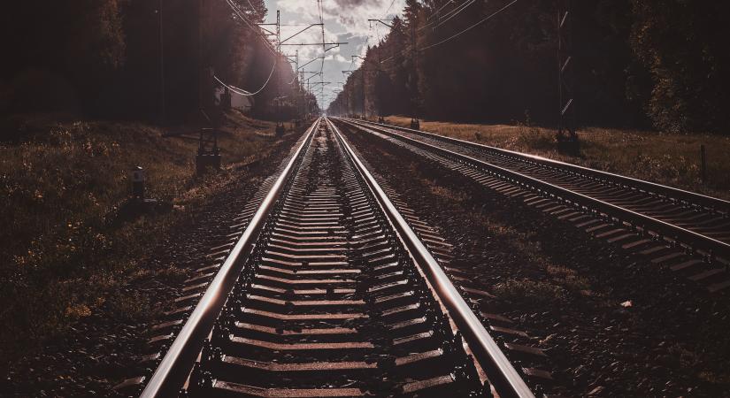 Gázolt a vonat Miskolcon