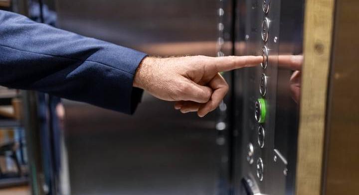 Zseninek kell lenned, hogy megfejtsd a rejtélyes férfi titkát