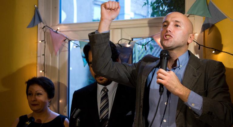 Megrázó videókat rögzített az ukrán foglyokról, most háborús bűnökkel vádolják a brit férfit