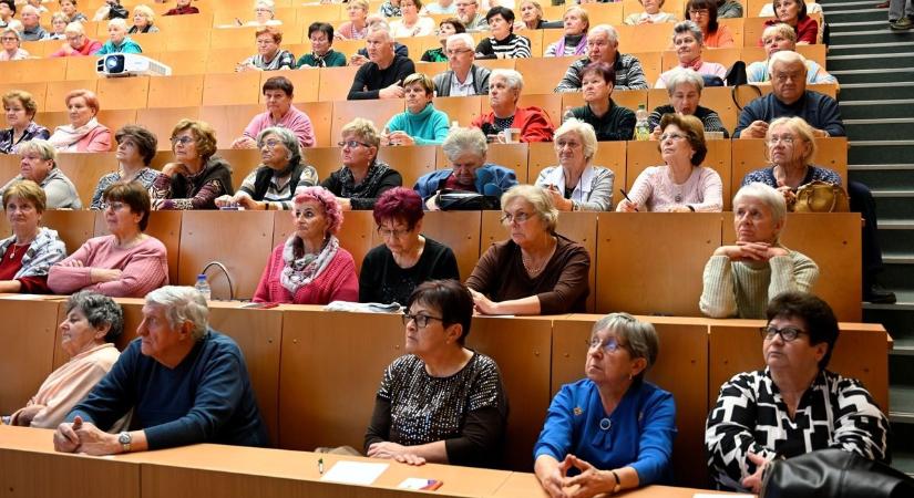 Csokis tücsöktől a pizzás lisztkukacokig – a jövő élelmiszerei a rovarfehérjék? - Képgaléria