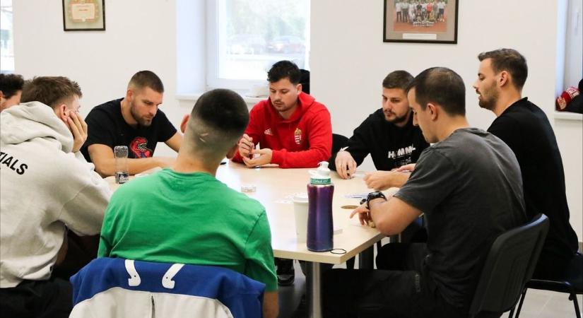 Gyöngyösi KK: a Kóbor Kutyák csapata a végén előzte meg a Poker Face-t