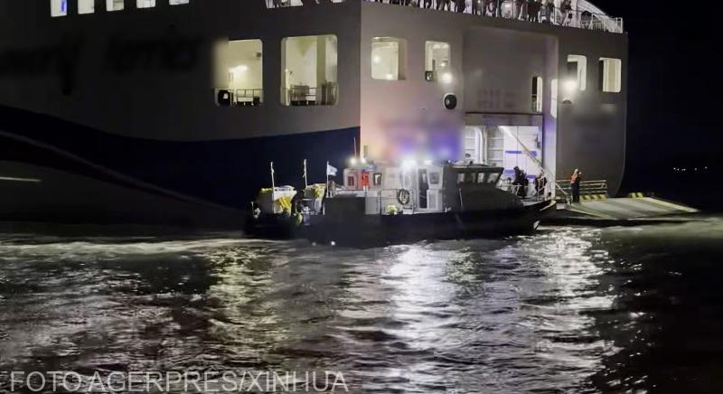 Zátonyra futott egy lakatlan szigeten egy 267 utast szállító komp