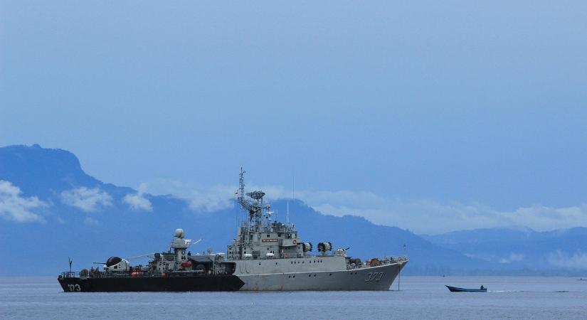 Tengerészeti incidens: lézerrel akadályozta a brit járőrgépeket az orosz Jantar