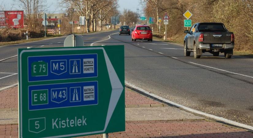 Autósok, figyelem! Egyirányúvá válik az 5-ös főút egy szakasza