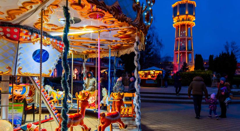 Advent Siófokon: panorámás jégpálya, hófánk és ünnepi attrakciók a téli Balaton partján