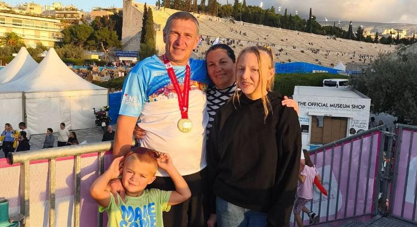 Nemzetközi elismerés a hatvani tűzoltónak: neve a maraton dicsőségfalán szerepel