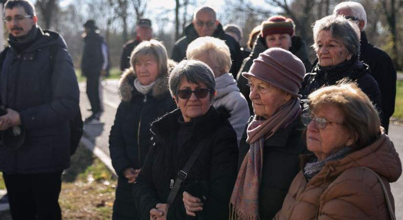 Szentmise és koszorúzás Győrben Szent Erzsébet emlékére - fotók