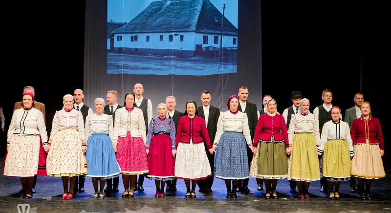 A 35 éves Ungaresca Senior Táncegyüttes jubileumi műsora az MMIK-ban II. rész