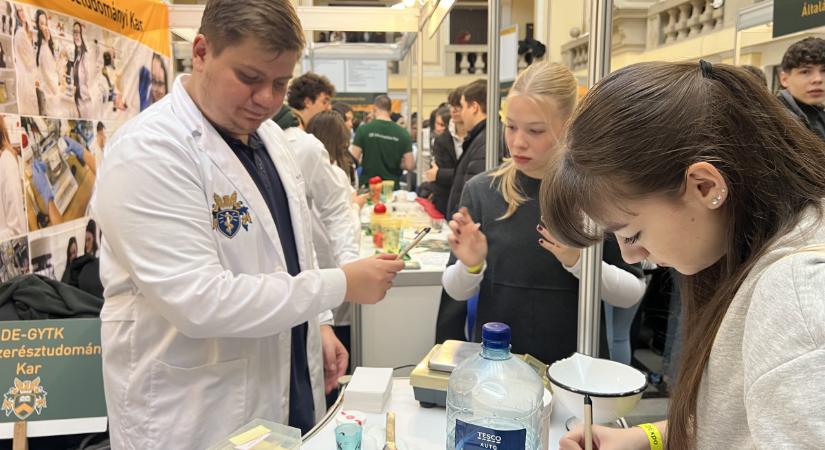 DExpo: a debreceni egyetemi élettel ismerkedhetnek a végzős középiskolások