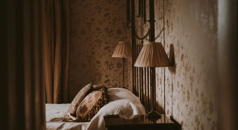 Ezen a hálószobai tárgyon több a baktérium, mint a WC-ülőkén