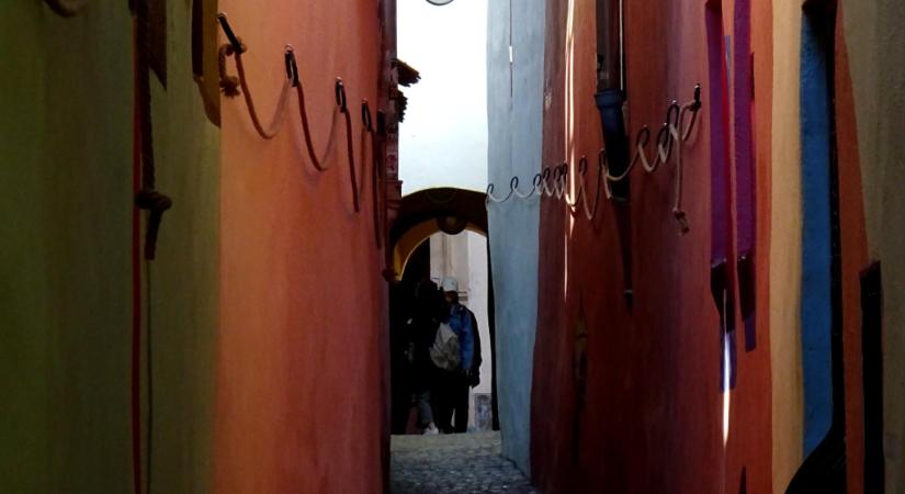 Lezárják Brassó legkeskenyebb utcáját