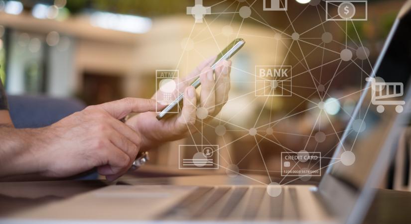 Kétszer is leállnak fél napra a bank szolgáltatásai