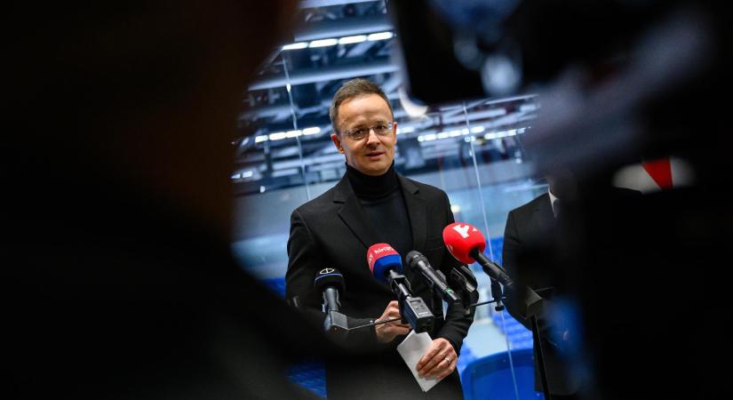 Szijjártó Péter: Nem tudom megítélni, hogy az elnök kristálytiszta-e a kérdésben  videó