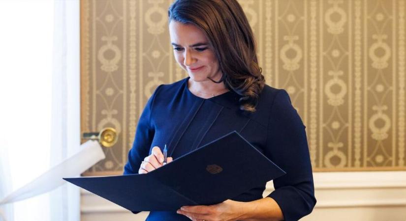 Munkába állt Novák Katalin, megszűnt a tiszteletdíja