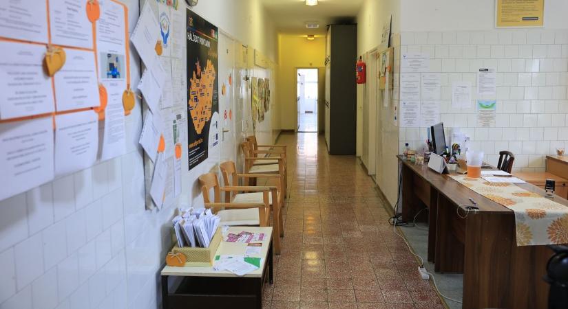 Megszereztük: Így néz majd ki Szekszárd felújított központi épülete (képgaléria)