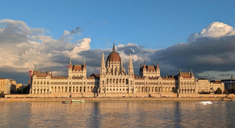 Ezekről az ügyekről tárgyal ma a parlament