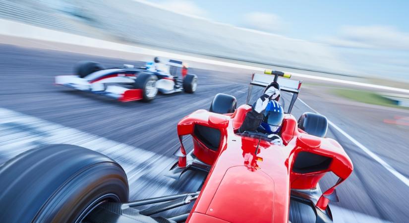 Magyar autóversenyzőket kaszált el a NAV