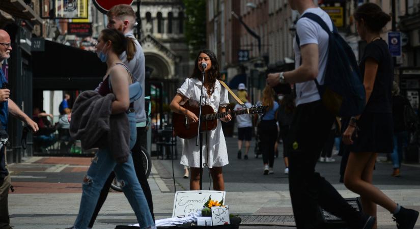 A kísérlet sikerült, Írország 2026-tól bevezeti a garantált alapjövedelmet a kreatív ágazatban dolgozóknak