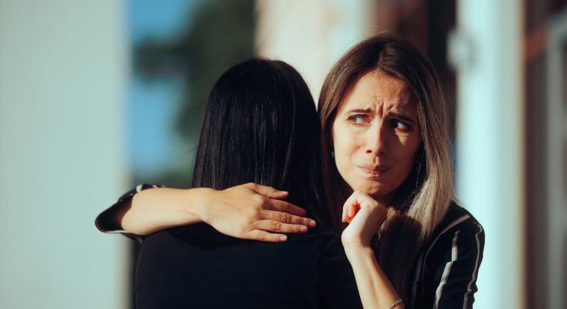 7 jel, ami arra utal, hogy valaki titokban ki nem állhat téged