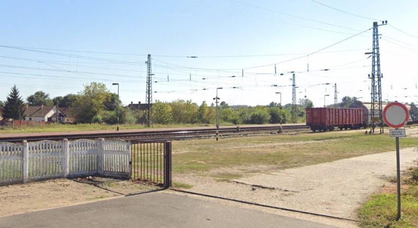 Hajdúhadházon gázolt a vonat
