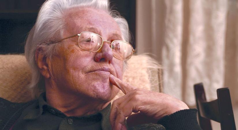 Tizenhat év után elkezdődött a Sütő-szobor megvalósítása Marosvásárhelyen