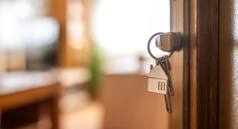 Januártól kevesebb hitelt kaphatnak a 600-800 ezres jövedelmű vevők