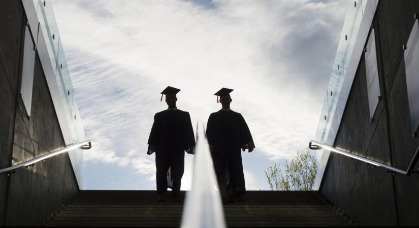 Itt az új rekord: megindultak külföldre a magyar fiatalok