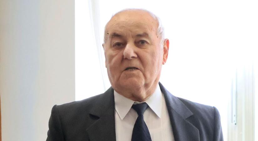 Néhány éve még autókat szerelt, most a kilencvenedik születésnapján köszöntötték