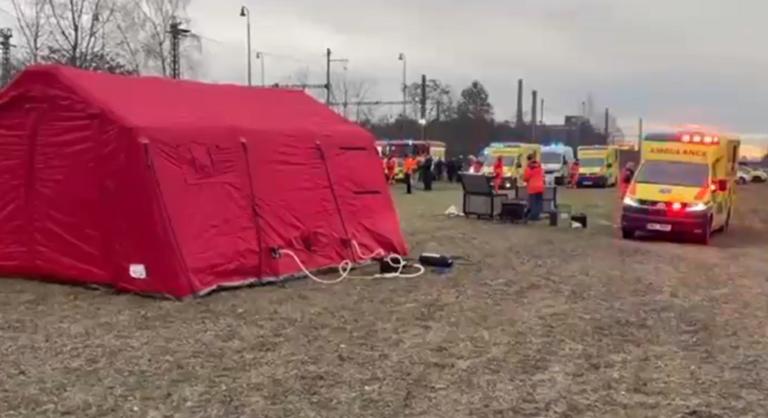 Összeütközött két vonat Csehországban, több tucat ember megsérült