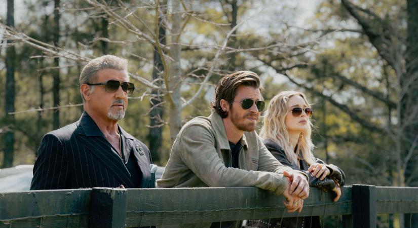 Ilyen se sokszor történik: Elkezdődött a Tulsa King 4. évadának forgatása, de úgy, hogy több tucat embert kirúgtak a produkcióból, és jelenleg showrunnere sincs