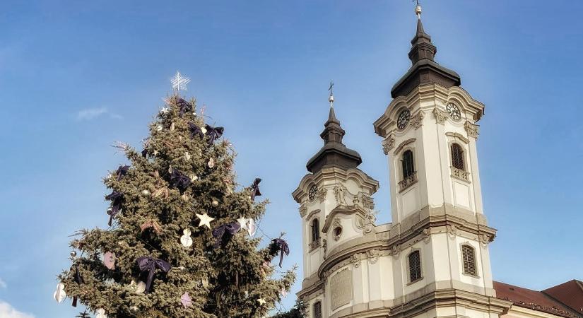 Egri karácsonyi vásár 2025: Csík Zenekar, jótékonyság és 1552 forintos egységmenü az idei Advent nagy újdonsága
