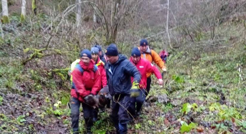 A Rahói járásban kilenc órán át küzdöttek a mentők és hegyi mentősök egy turista életéért