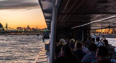 Élvezd a város ünnepi hangulatát a Dunáról! – Adventi járatokkal és workshoppal vár a MAHART