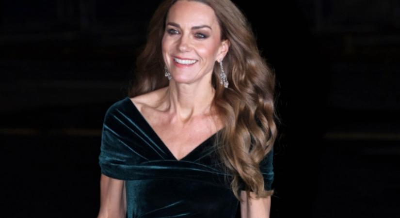 Katalin smaragzöld ruhában tarolta le a vörös szőnyeget: az egész világot levette a lábáról élete leggyönyörűbb szettjében