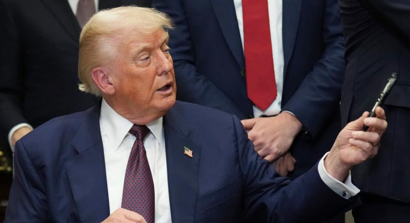 Trump aláírta az Epstein-akták nyilvánosságra hozataláról szóló törvényt – új front nyílt Washingtonban