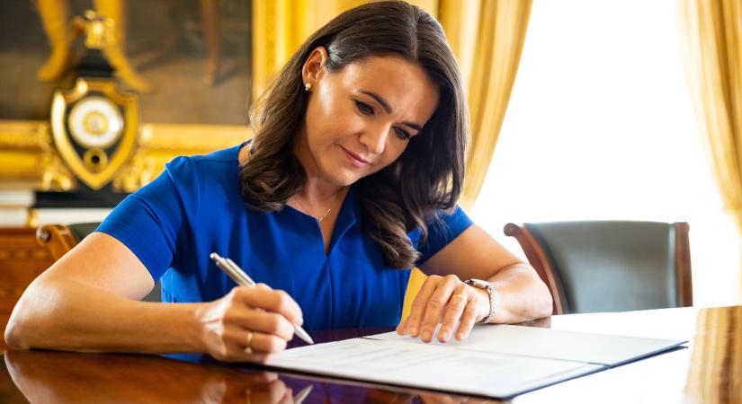 Novák Katalin már nem kapja a havi 5,7 millió forintos tiszteletdíjat, mert elkezdett dolgozni