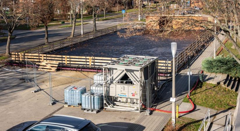 Hamarosan nyit a mobil jégpálya