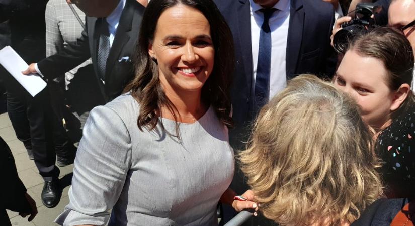 Havi 5,7 millió forinttól esik el Novák Katalin