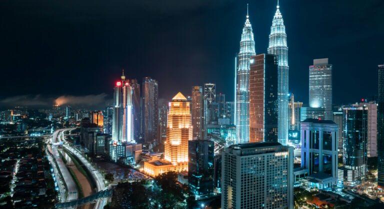 Milliárdos kárt okozott a lopott árammal egy illegális kriptobányász-farm