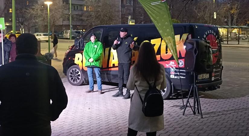 Dunaújvárosba is megérkezett a Bűnvadászok csapata – helyben beszéltek a tapasztalataikról