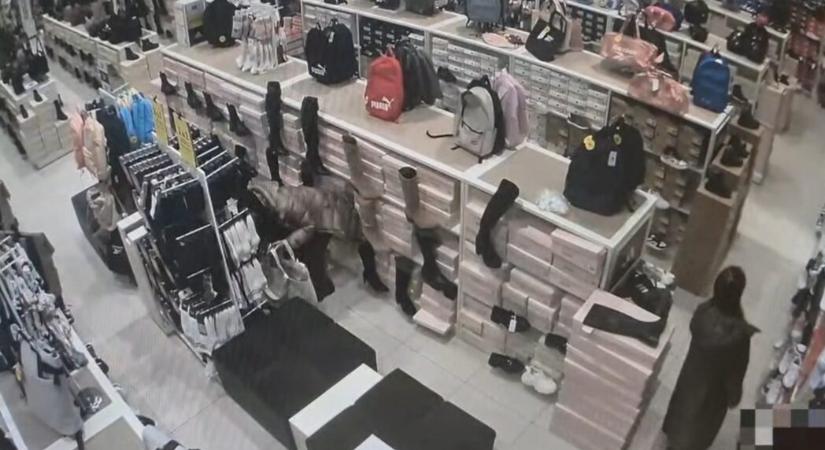 Több mint 100 ruhadarabot loptak el egy pozsonyi üzletből