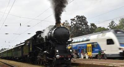 Nosztalgiavonaton utazhatnak a gyerekek a Mikulással Budapest, Gödöllő és Vác között