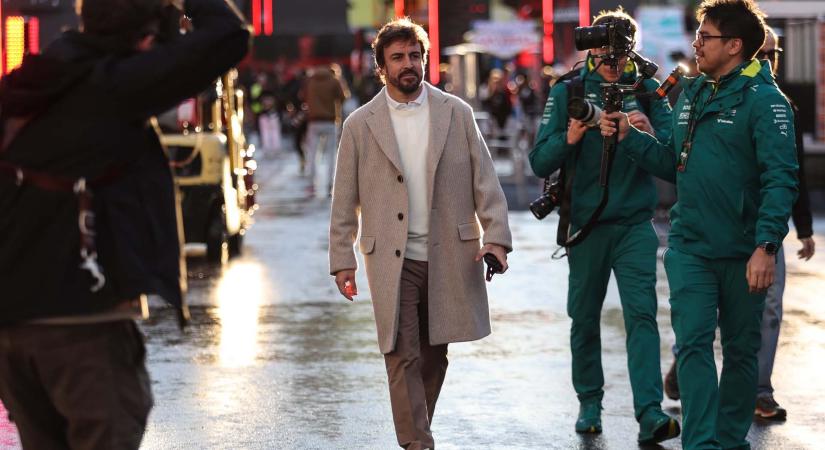 Alonso: „Esőben Vegas maga lenne a rémálom” – komoly kihívások várnak az Astonra