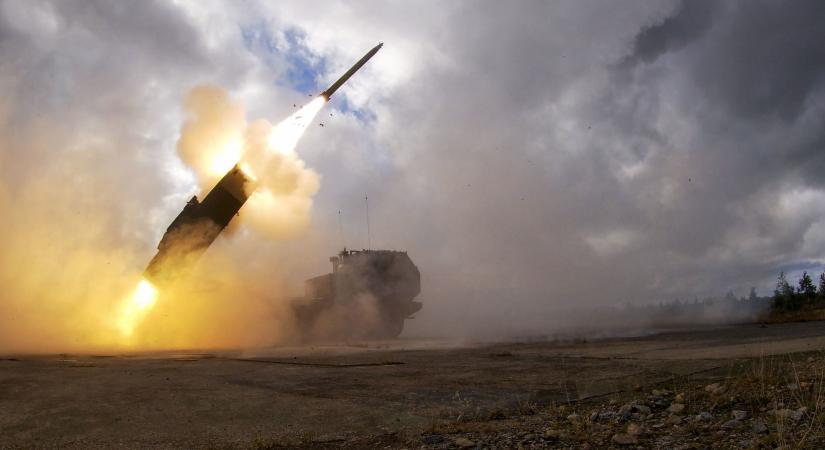 Német kancellár: Németország „mindent megtesz”, hogy Ukrajna nagy hatótávú fegyverekhez juthasson