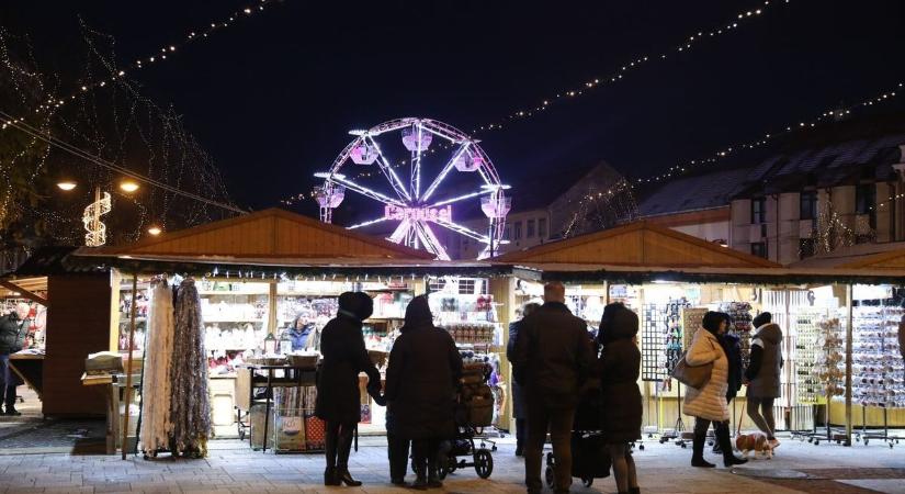 November közepén nincs helye még a karácsonynak, a csomagautomaták meg ellepik a várost – háborognak olvasóink