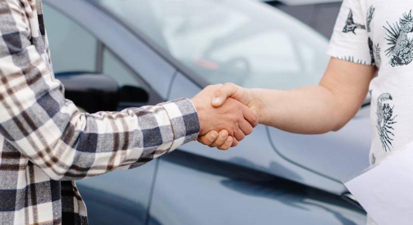 Tolonganak ezekért a használtautókért: sokat kaszálhatsz, ha ilyet árulsz