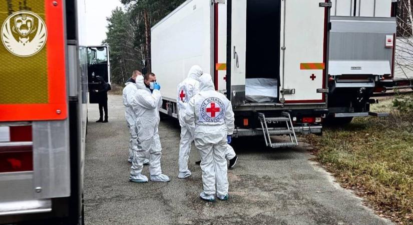 Oroszország újabb 1000 holttestet adott át Ukrajnának